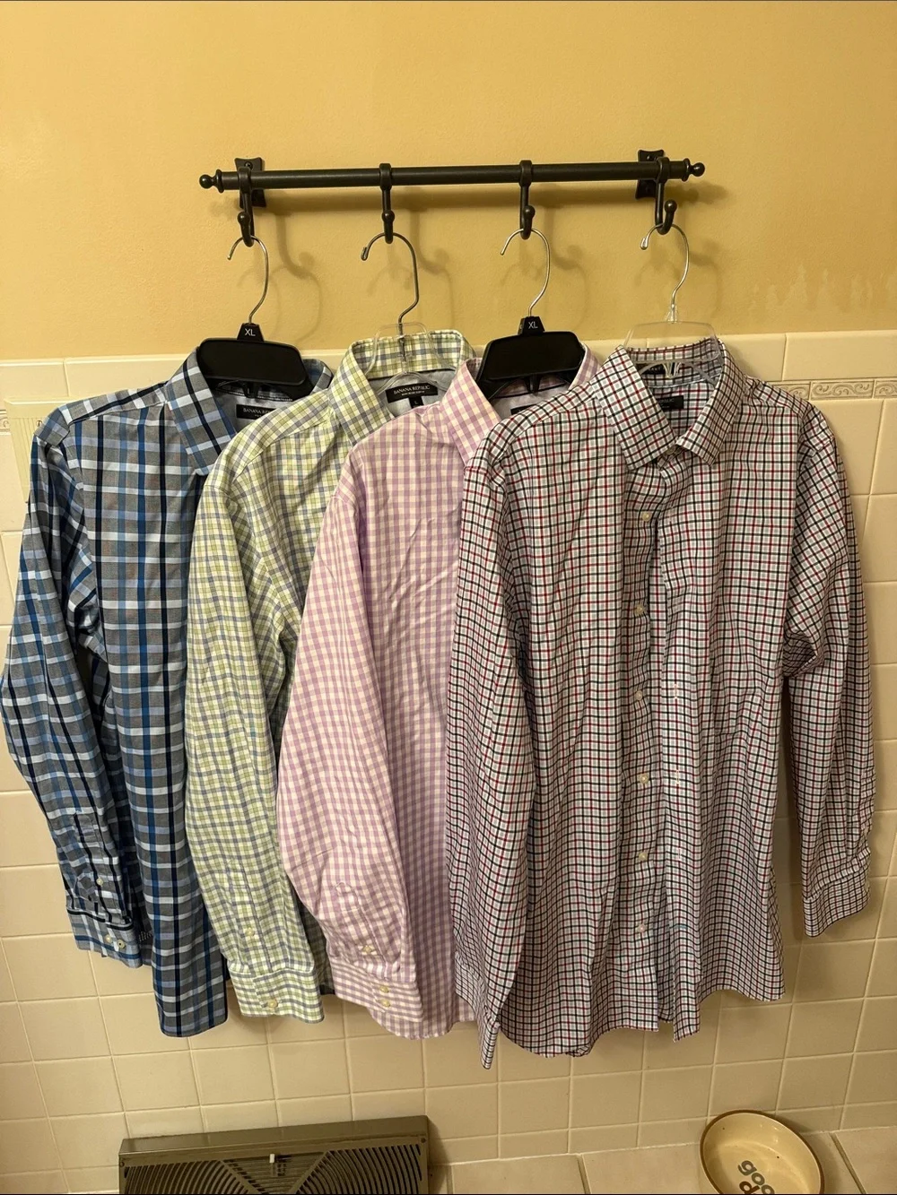 4 Banana Republic Men's Plaid Button-Down Shirt - Blue, Light Green, Pink, White